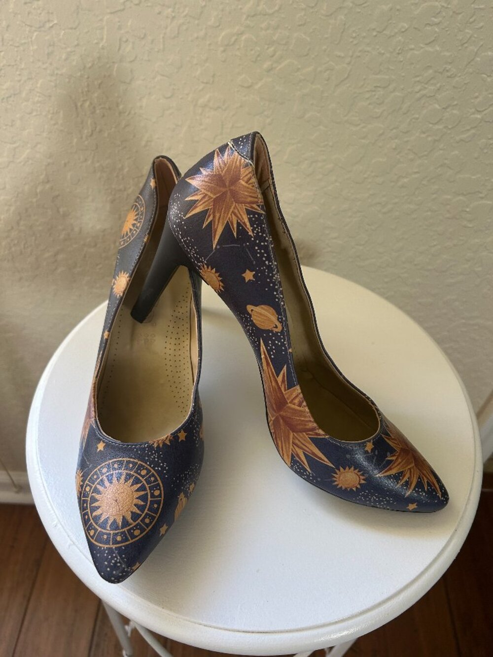 Dogo "Keep Looking Up" Celestial Pumps